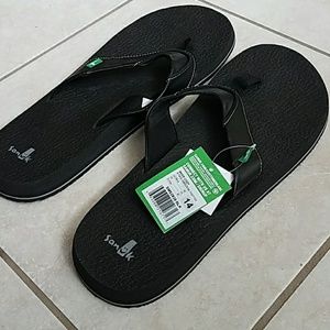 Beer cozy flip flops